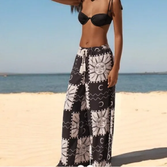 Anthropologie Migne Indigo Celestial Sun & Moon Wide Leg Pants NWT Size M
Boho - Picture 2 of 9